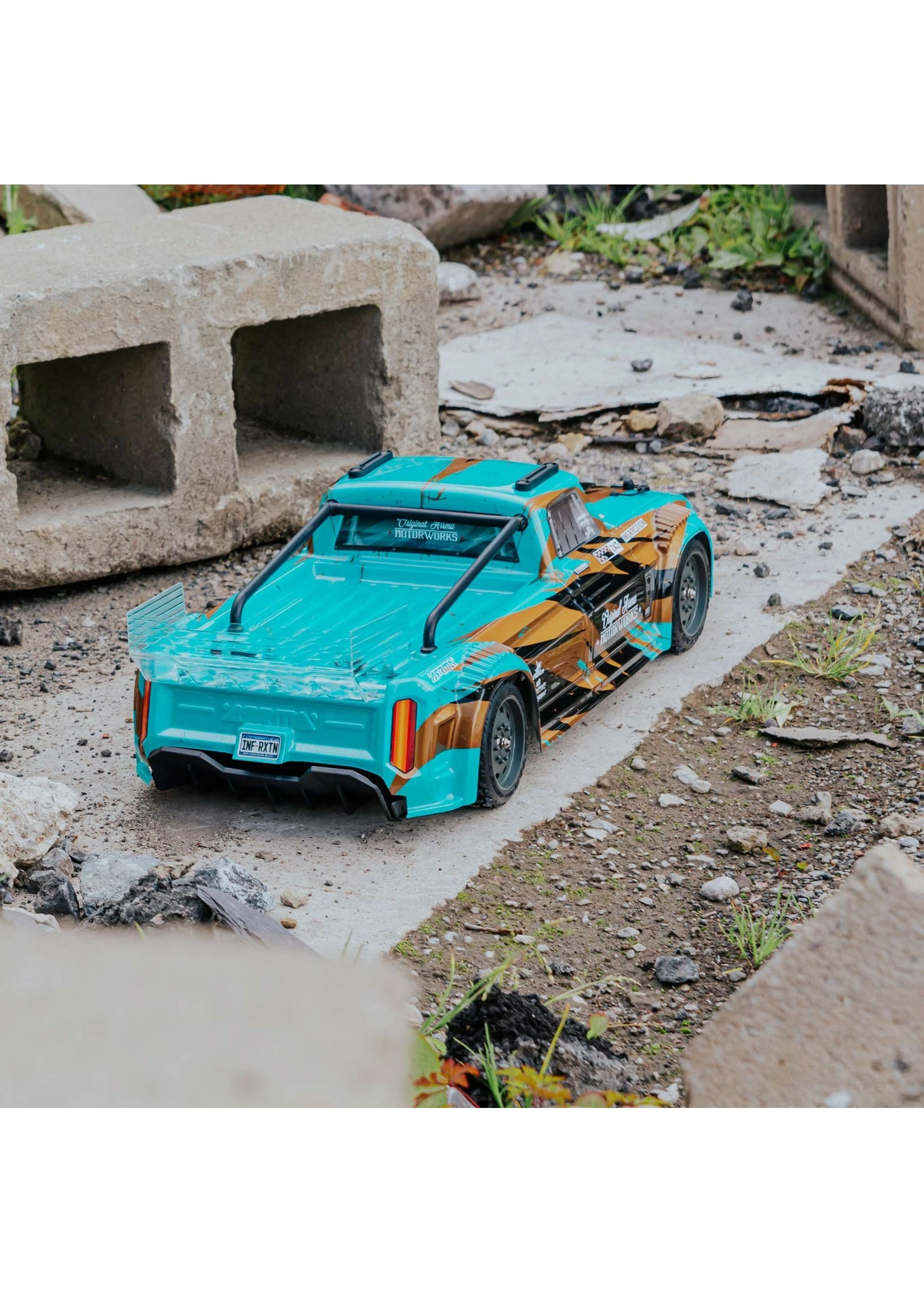Arrma 1/8 INFRACTION 4X4 MEGA Resto-Mod Truck RTR - Teal/Bronze - Image 4